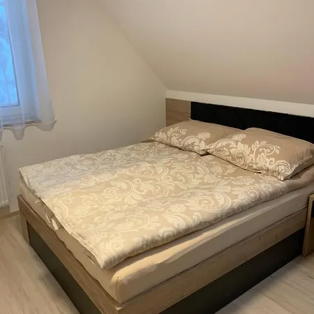 Pod Klinovcem Apartment *